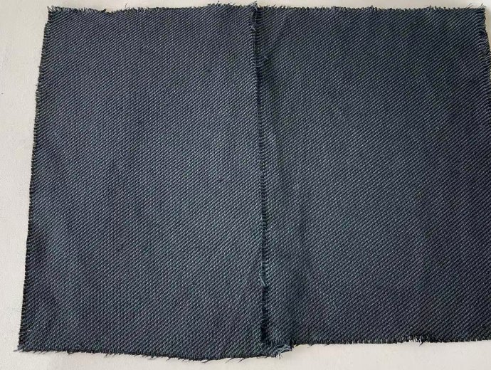 Pre-oxidized carbon fiber fabric (320)